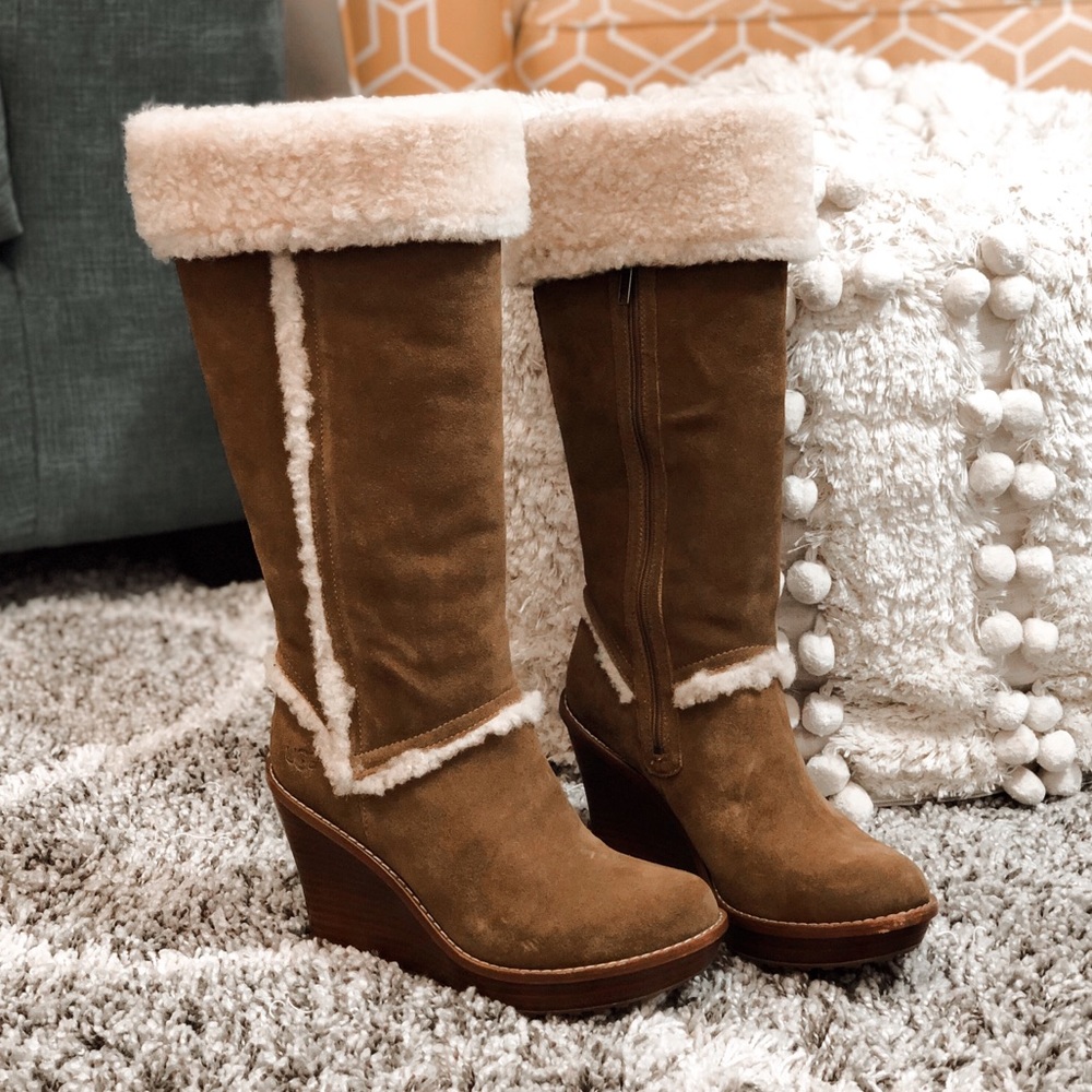 UGG ▪️Suede Wedge Heel Boots